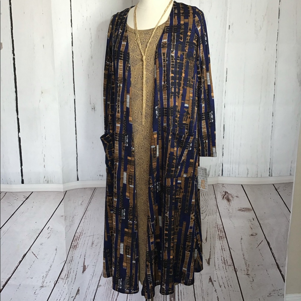 Lularoe Carly - Picture 7 of 12